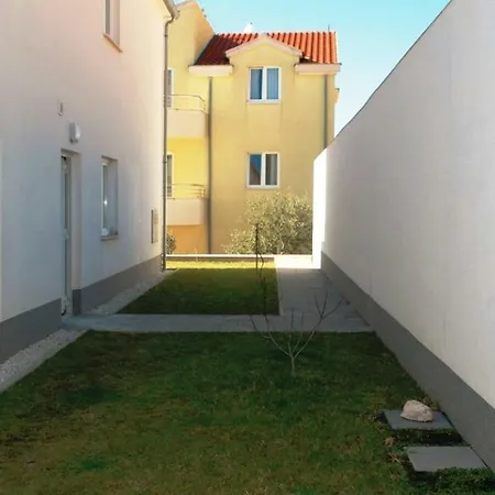 Ana Apartmán *