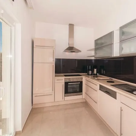 Ana Apartmán *