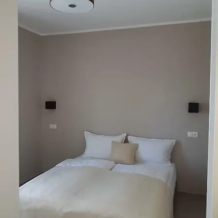 Ana * Seget Vranjica